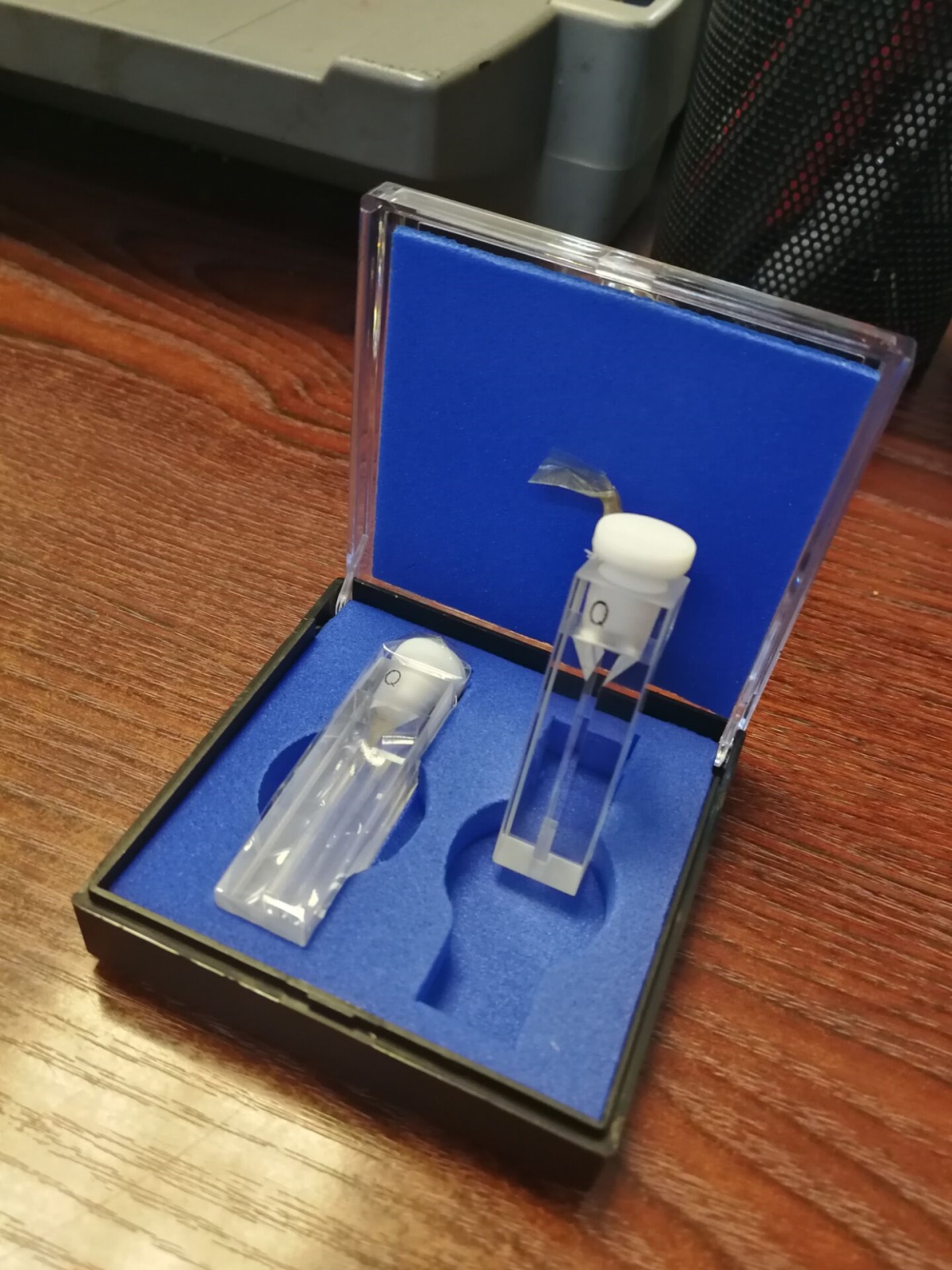 无锡晶禾具塞石英荧光微量比色皿035ml14ml晶禾直销