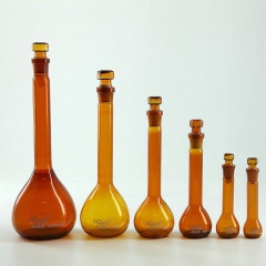 芯硅谷 V2861 棕色容量瓶，带玻璃塞，高硼硅容量瓶，刻度容量瓶 容积 200ml